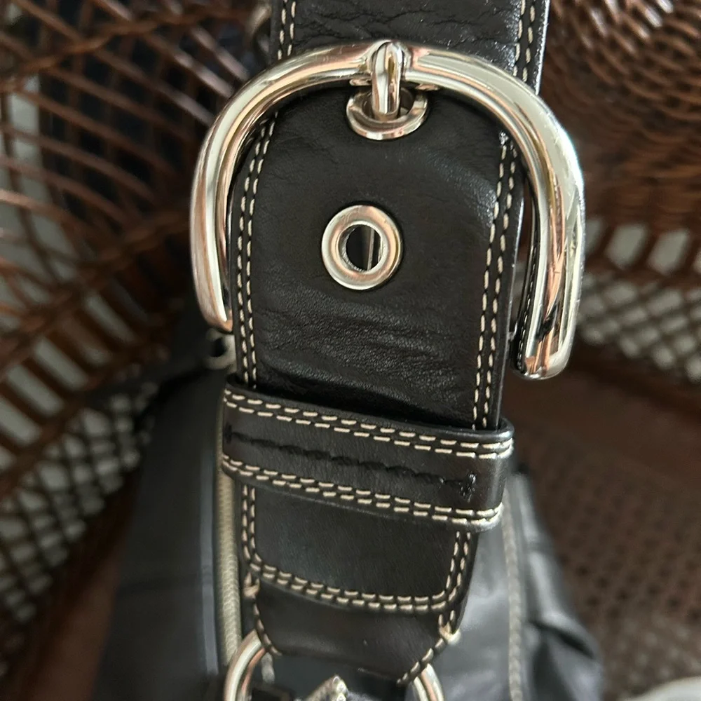 Coach SoHo Black Leather Shoulder Bag EUC - Picture 8 of 11